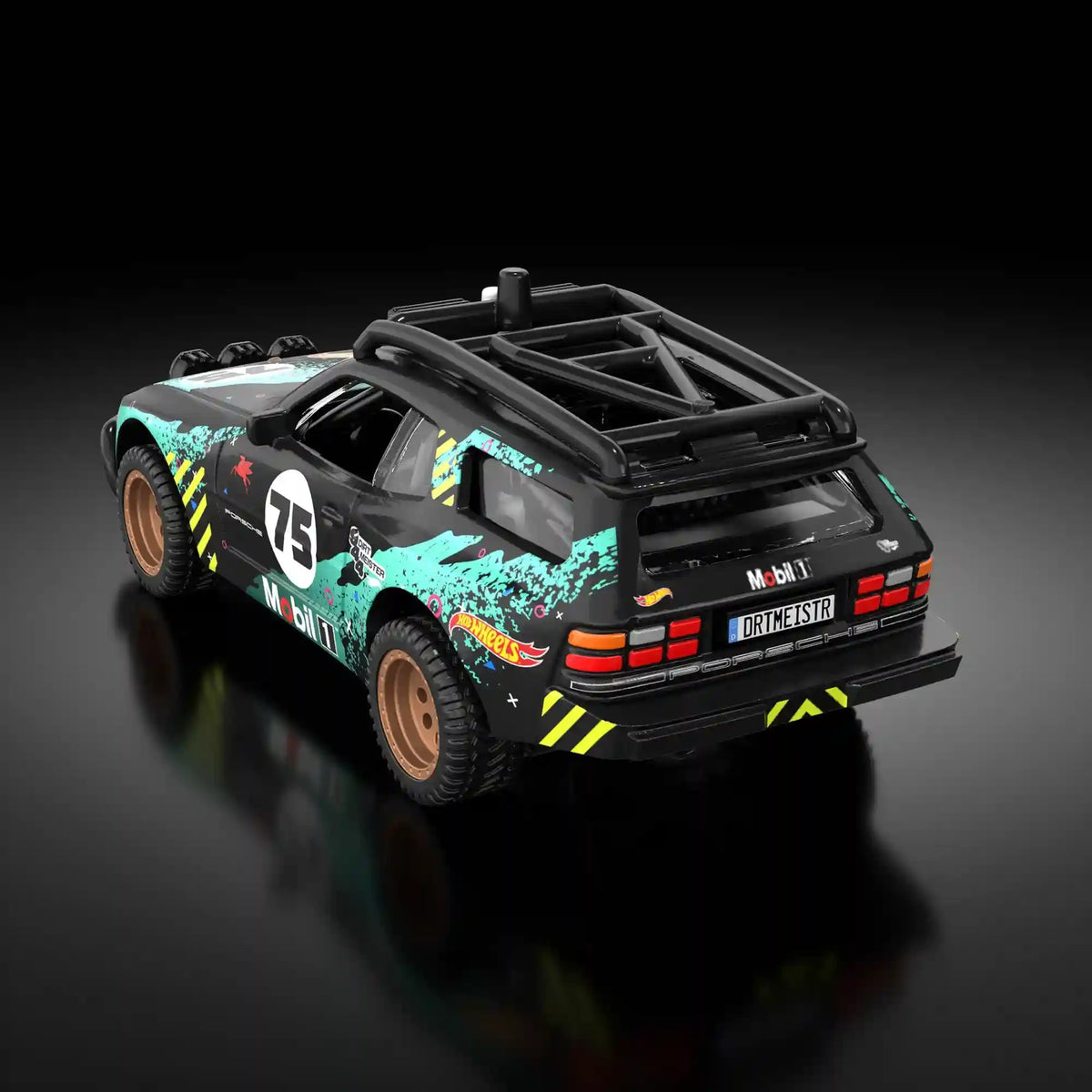 Hot Wheels Mobil 1 Porsche Dirtmeister 944