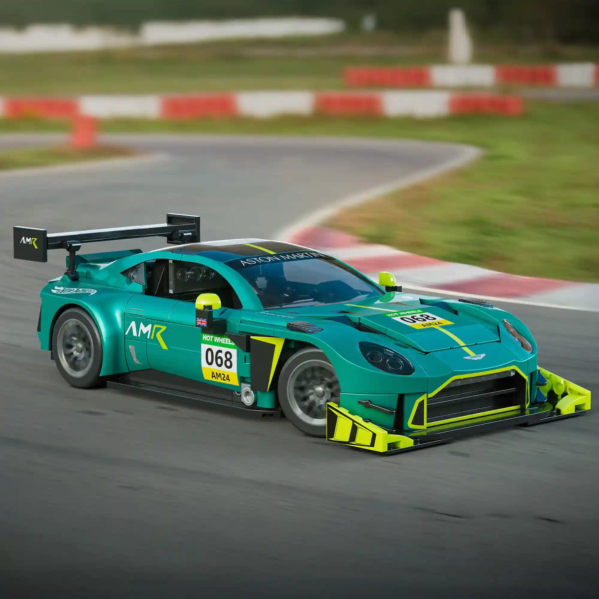 Mattel Brick Shop Hot Wheels ’24 Aston Martin Vantage GT3 Building Set