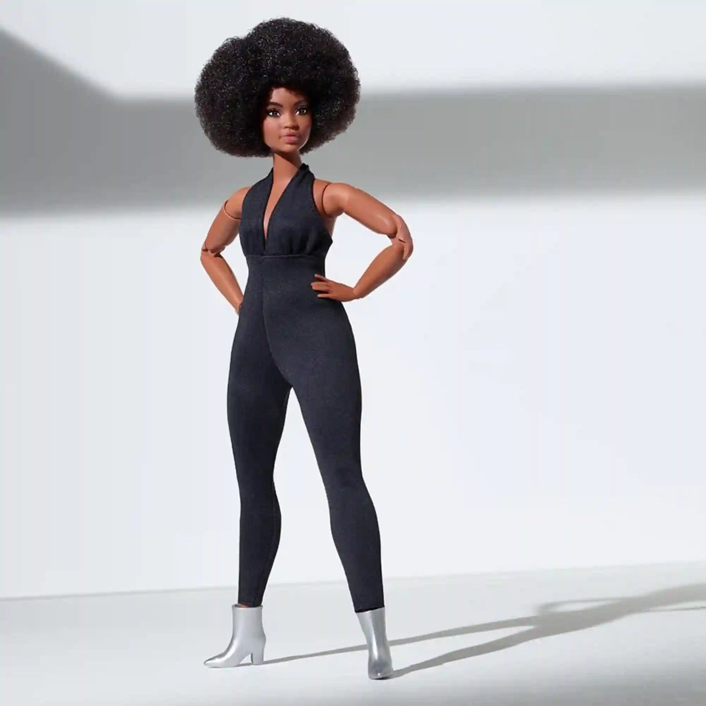 Barbie Looks Doll (Curvy, Brunette)