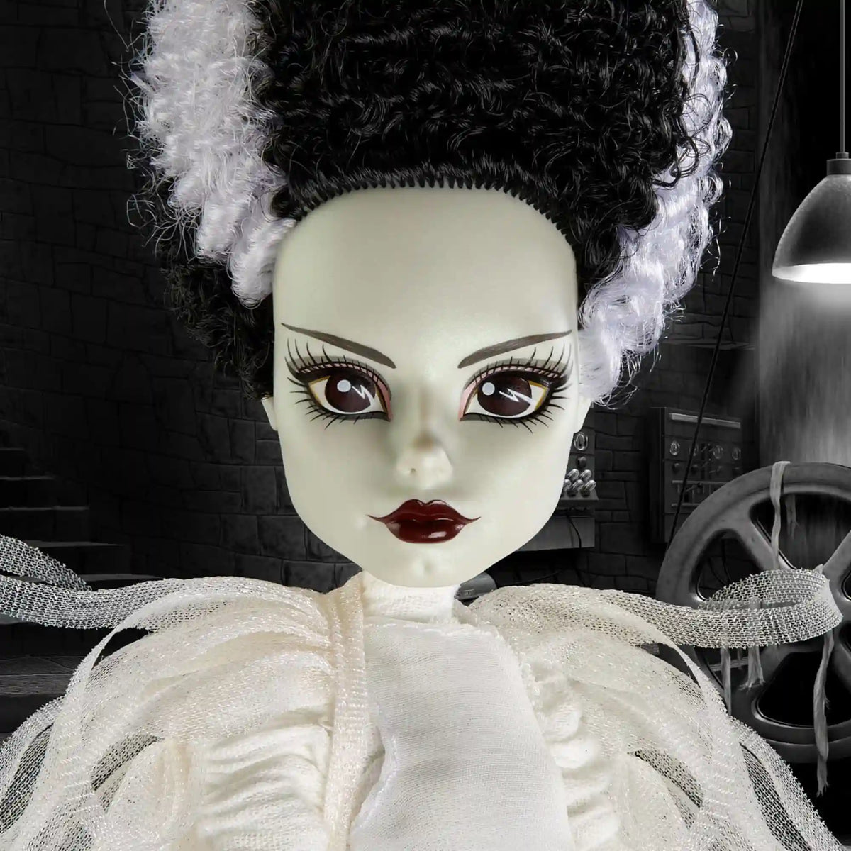 Frankenstein & Bride of Frankenstein Monster High Skullector Doll Set