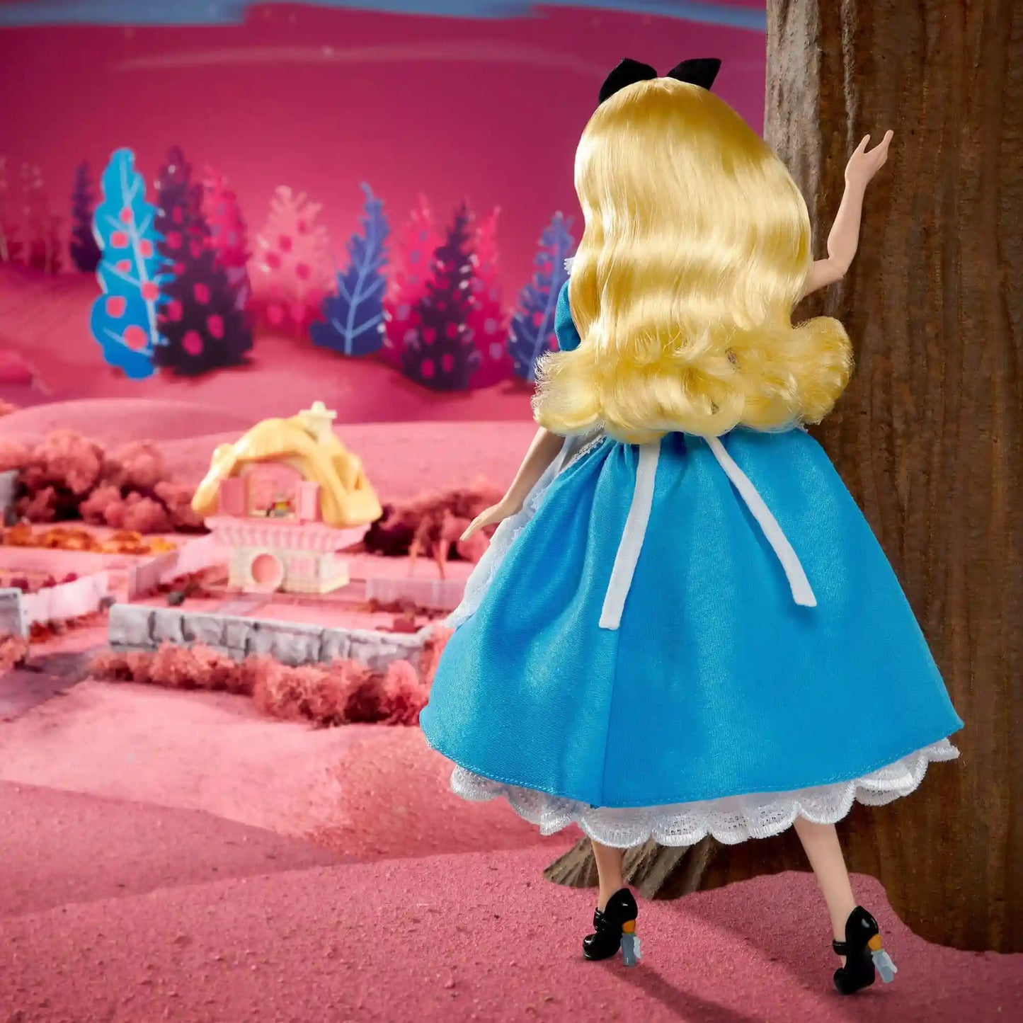 Disney Collector Alice in Wonderland Doll
