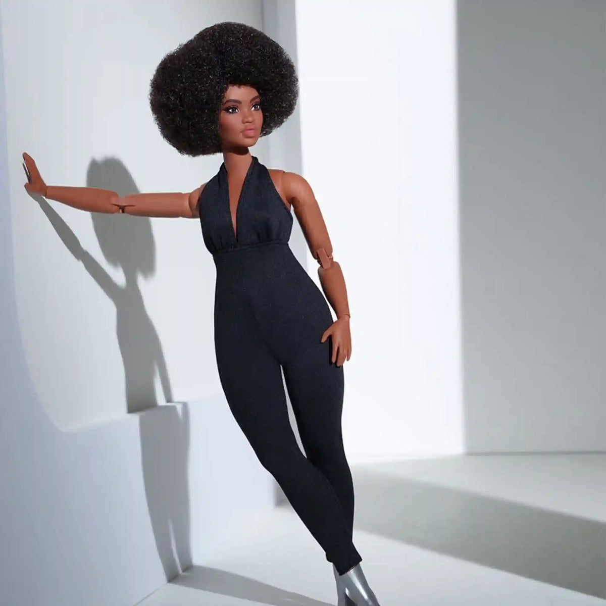 Barbie Looks Doll (Curvy, Brunette)