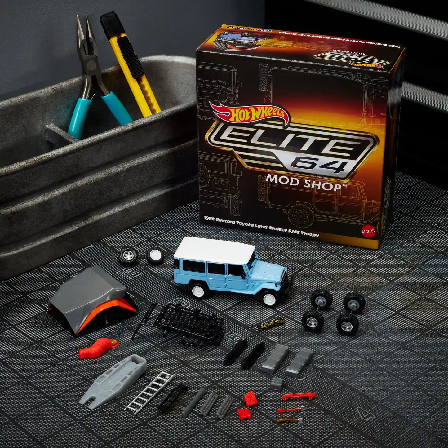 Hot Wheels Elite 64 Mod Shop 1982 Custom Toyota Land Cruiser FJ45 Troopy