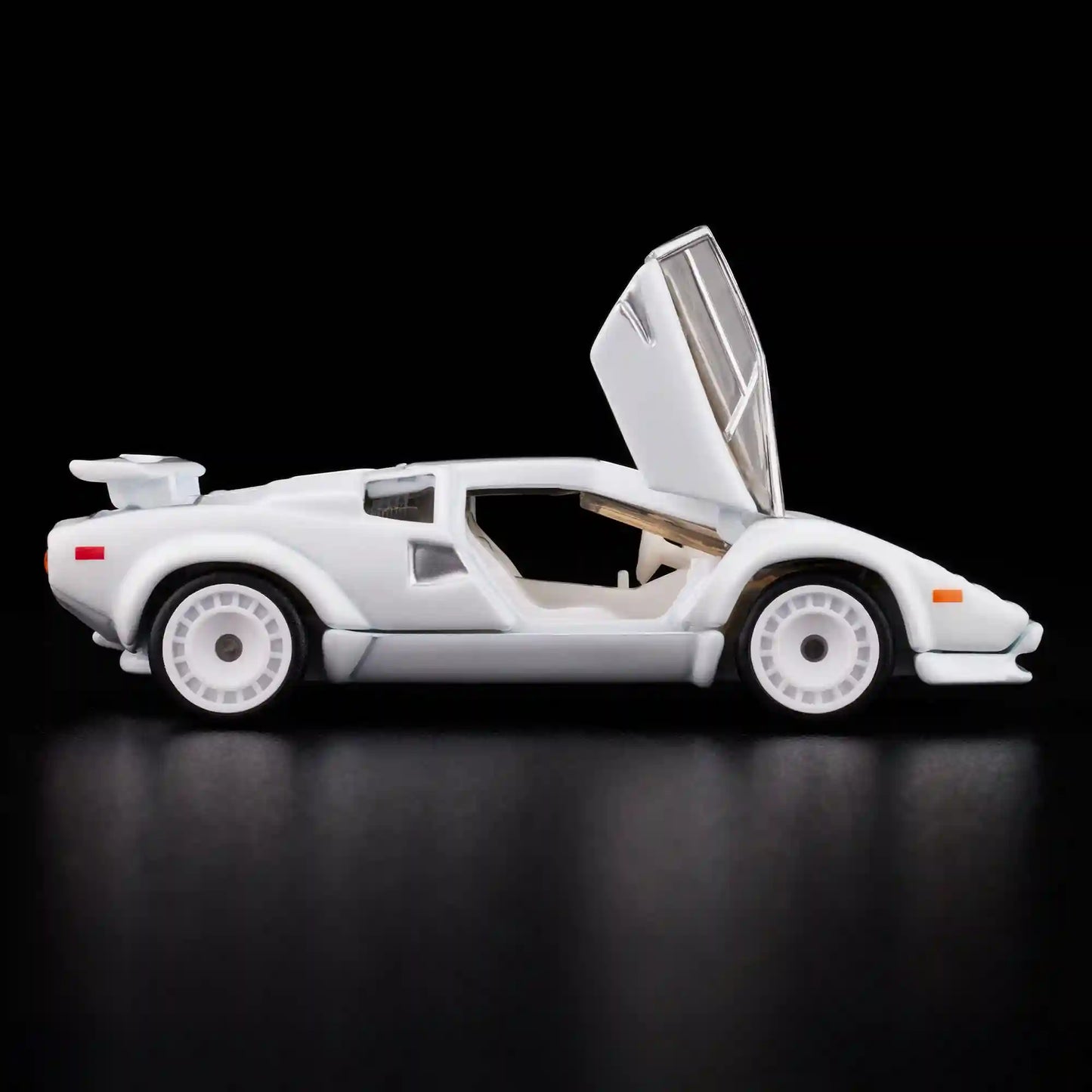 Hot Wheels RLC Exclusive 1982 Lamborghini Countach LP 500 S
